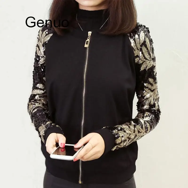 Женская куртка бомбер с пайетками черная круглым вырезом и цветочным принтом