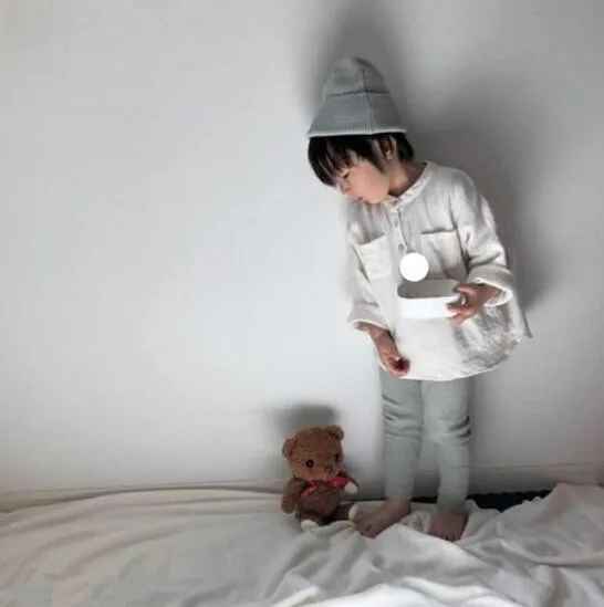 

New 2020 Autumn Children Loose Cotton Linen T-shirts Long Sleeve Button Tops Korean Style Kids Clothes Pure Color Baby Boys Tees