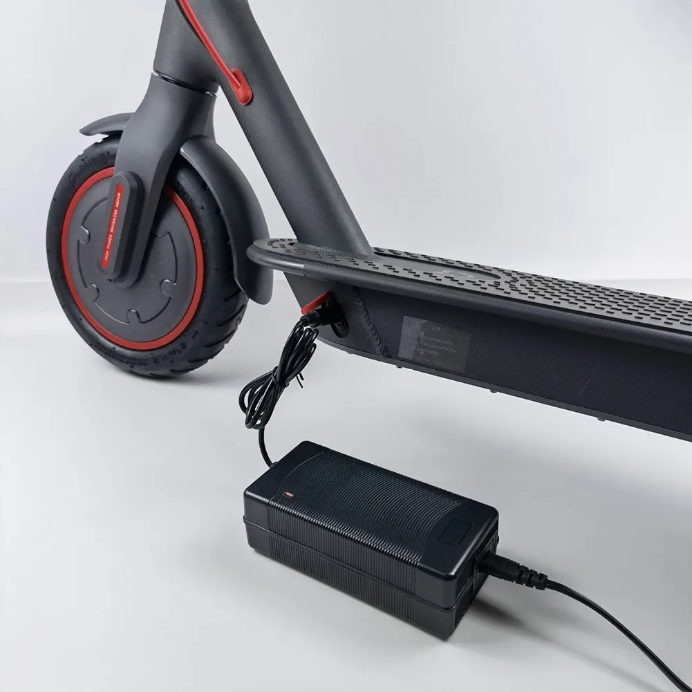 

42V4A Electric Scooter Fast Lithium Battery Fast Charger For XiaoMi M365/Pro NINEBOT Es1/2/4 MAX G30 Power-off Protection