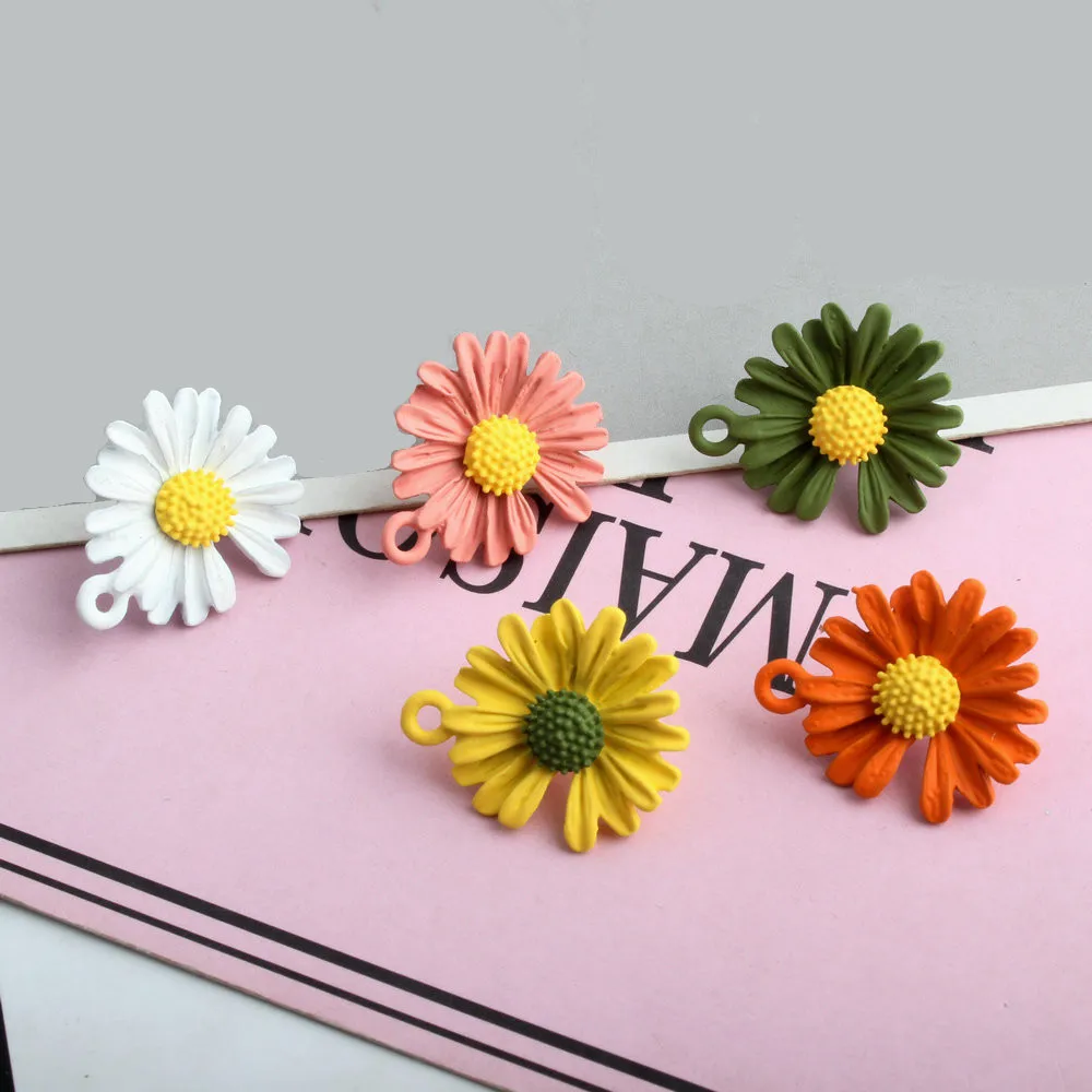 

10pcs 18*21mm Alloy Spray Paint Daisy Flower Charms DIY Handmade Earring Necklace Bracelet Pendant Hanging Jewelry Decoration