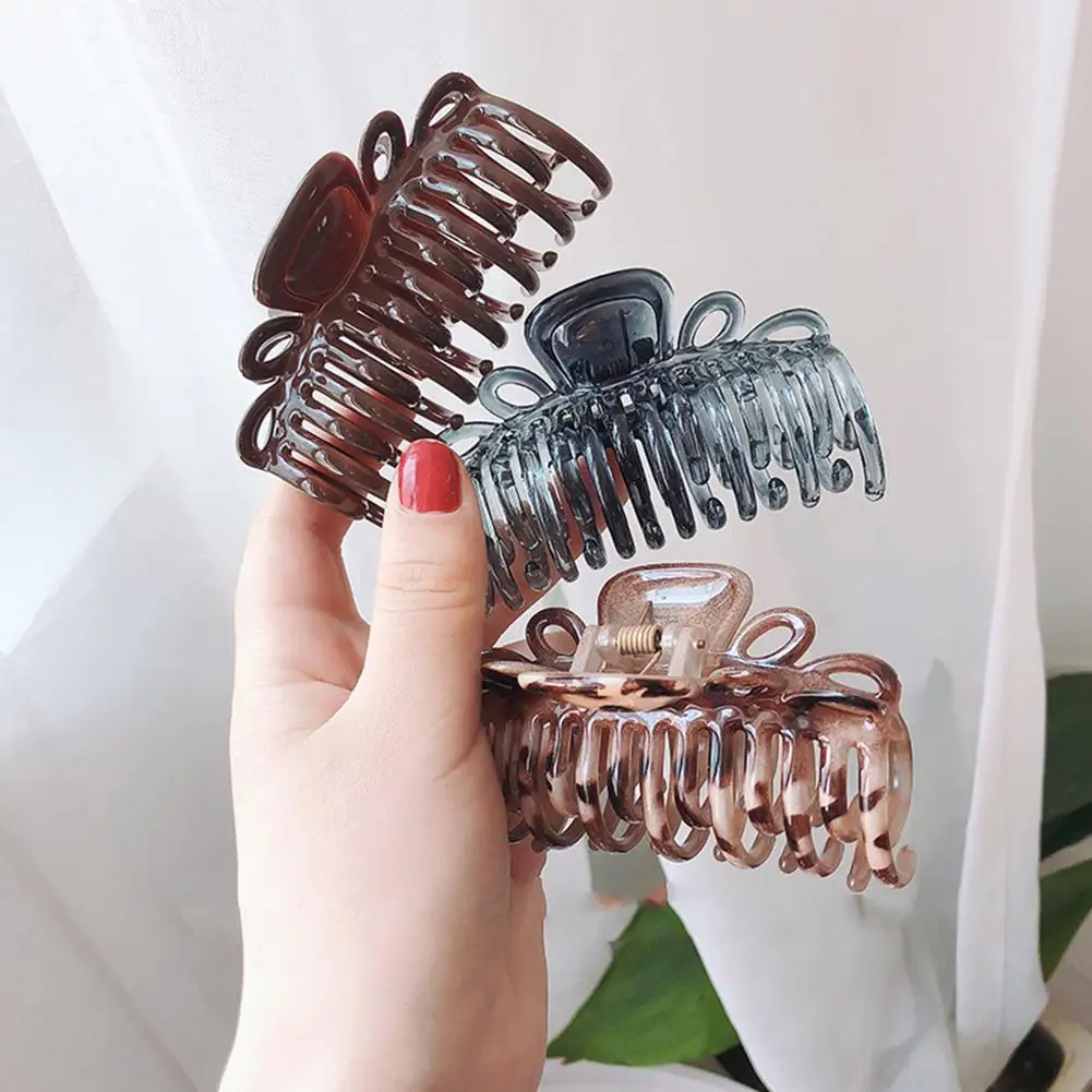 

Five-pointed star tree branch hairpin L8I8