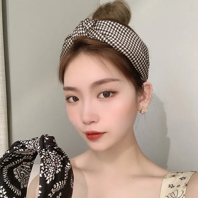 

Houndstooth Hairpin net red 2021 new wash face hair band advanced headdress accessories for women Wide-brimmed hair band