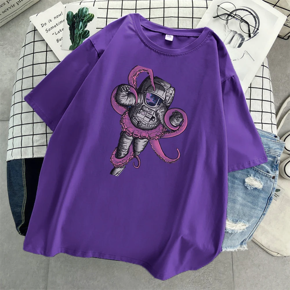Женская футболка с изображением астронавта и осьминога повседневные футболки в