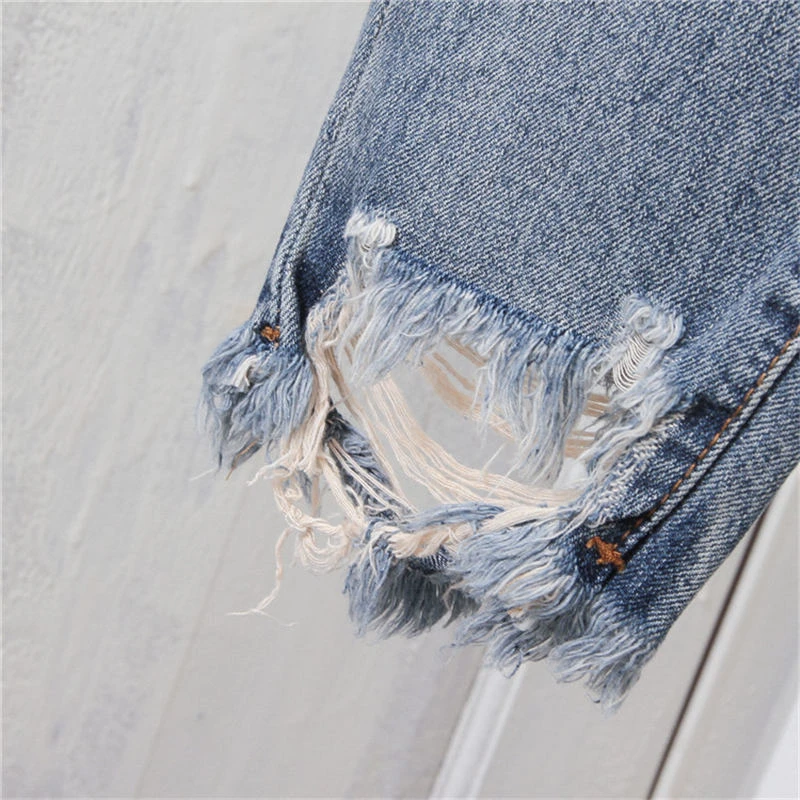 

Vintage High Waist Jeans Women Embroidery Ripped Hole Jeans Femme Denim Harem Pants Casual Streetwear Plus Size Mom Jeans K589