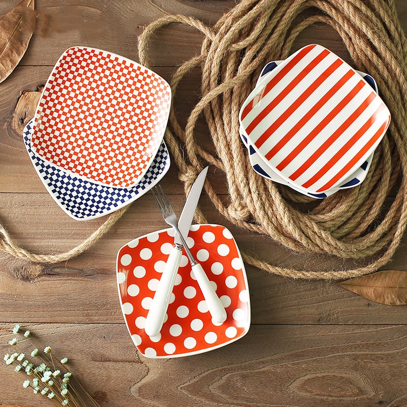 С геометрическим рисунком с изображением сыр пластин цвета слоновой кости