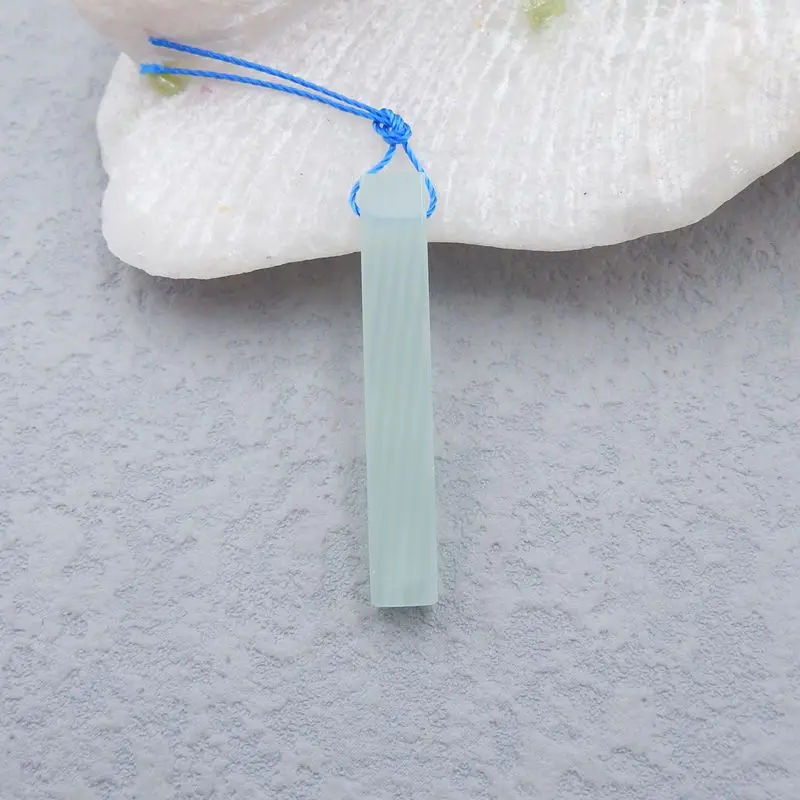 

Sale 1Pcs Natural Stone Nephrite Jade Gemstone Fashion Necklace Pendant Bead 37x6x6mm 3g