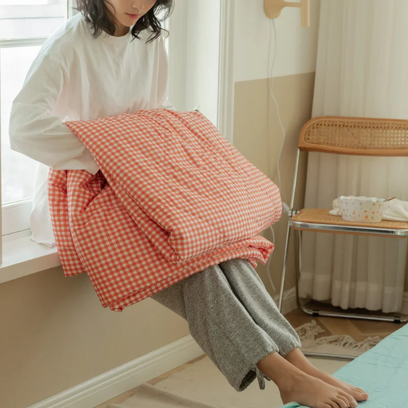 Летнее одеяло в клетку модное покрывало оранжевое тонкое мягкое для кровати