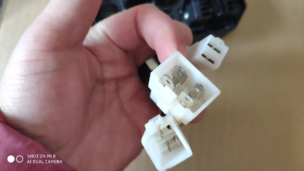 Автоматический регулятор напряжения -15 кВт/50 Гц |