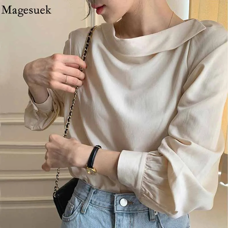 

Женская блузка с длинными рукавами-фонариками и воротником-лодочкой