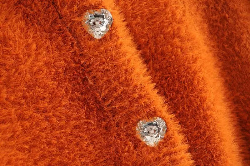 Женский трикотажный свитер на пуговицах с круглым вырезом| |