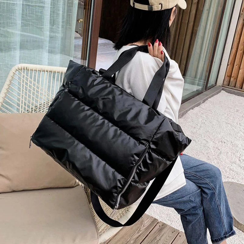 

2021 Winter New Tote Large Capacity Women's Crossbody Bags Solid Color Nylon Space Pad Cotton Down Shoulder Bag Ladies Handbags