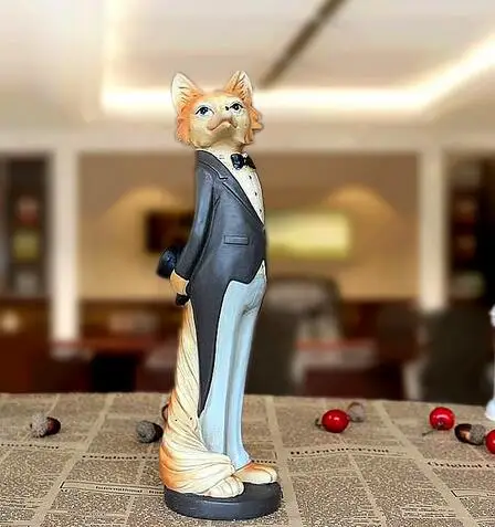 

European-style resin crafts decoration abstract figure sculpture bar living room TV cabinet retro decorations