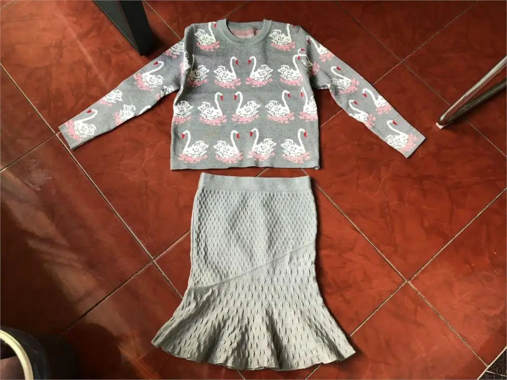 Модные женские серые плиссированные свитера с рисунком Лебедь Женский пуловер