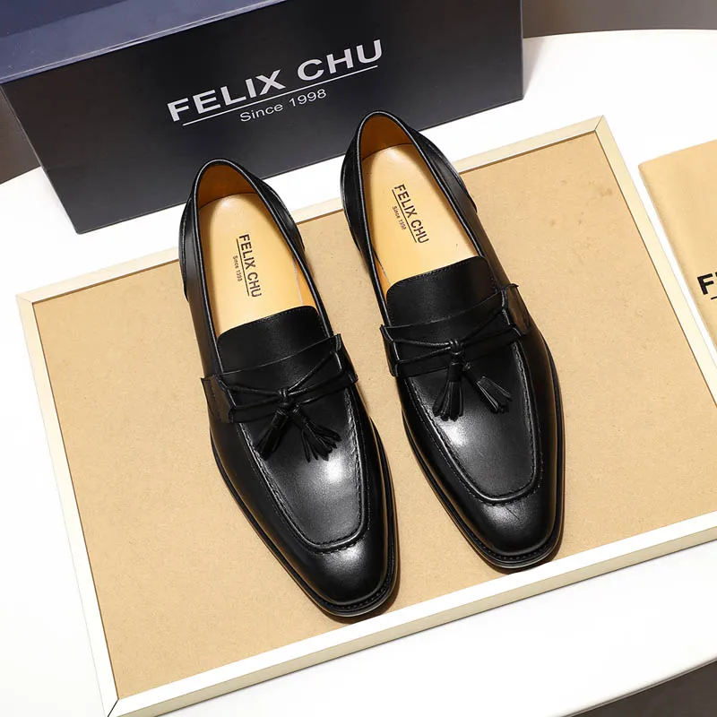 Брендовые мужские копейные лоферы с кисточками натуральная кожа черные