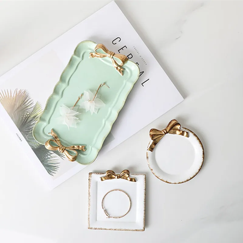 

Cutelife Ceramic Vintage Round Bow Jewelry Tray Kitchen Table Food Cake Ring Tray Tableware Wedding Sofa Storage Tray Decorative