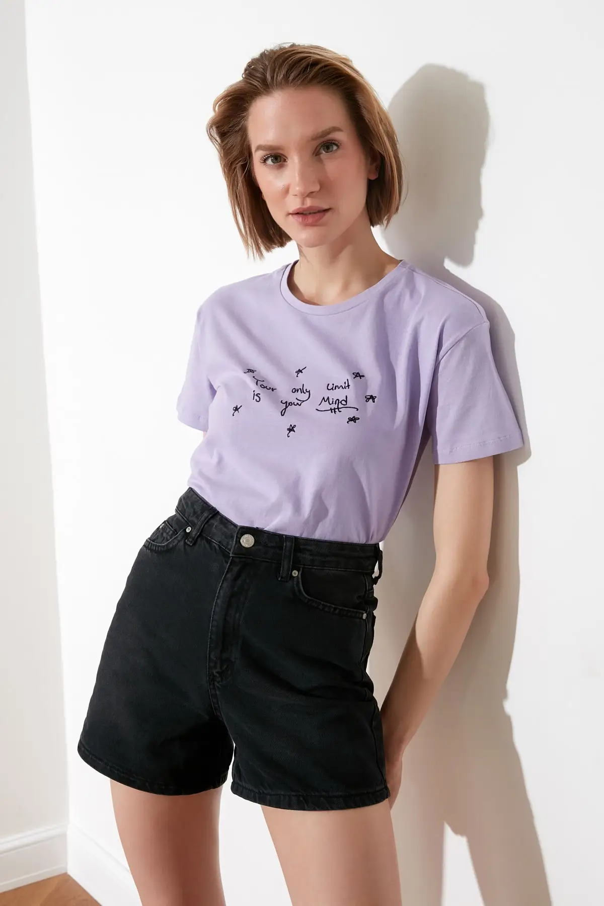 Split-to-the-thigh dress. Trendyol одежда. Trendyol одежда. Платье trendyol. Sleeveless ruched plunge midi dress prettylittlething cmr2134.