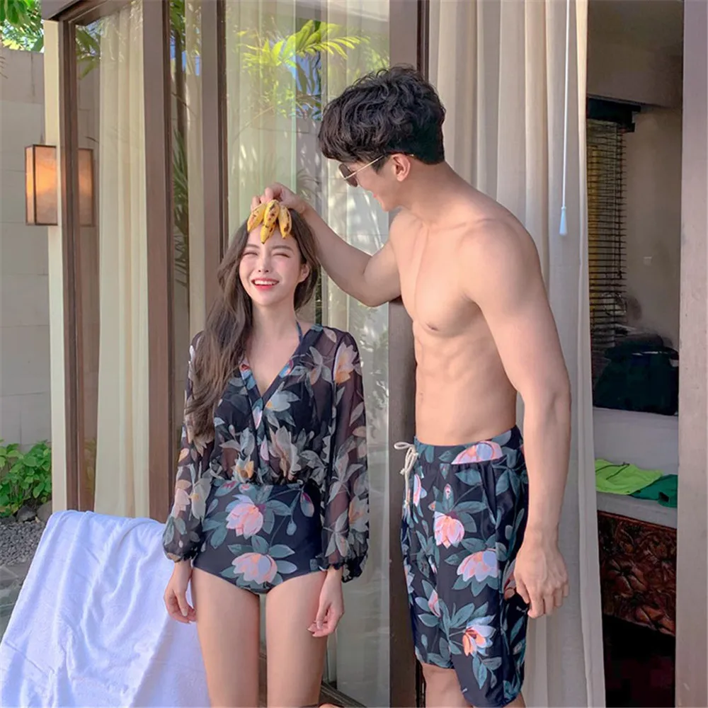 

Couple One Piece Swimsuit Women Floral Print Swimwear Chiffon Long Sleeve Monokini Men Shorts Swim Suit Korea Style Lace Pad