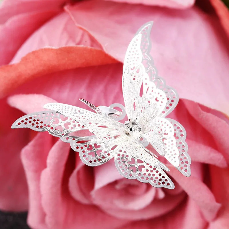 

Vintage Hollow Silver Color Butterfly Pendant Necklace Women Clavicle Chain Neck Accessory Insect Choker Wedding Party Jewelry