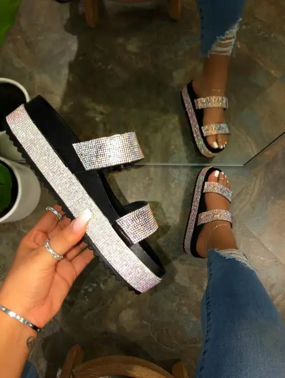 

outside wild beach slippers ladies leisure home travel flip flop Spring/summer 2020 women double-layer rhinestone buckle sandals