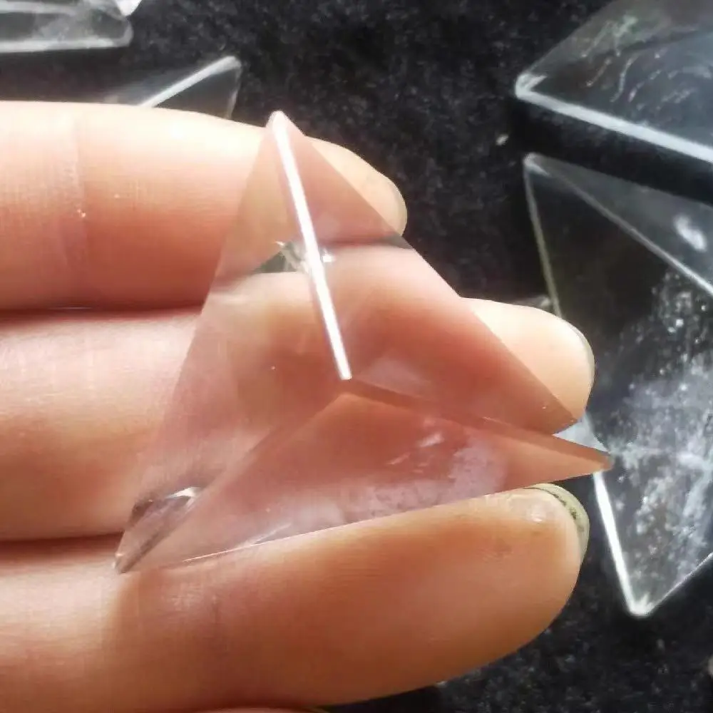 

Пирамида треугольная из натурального белого кристалла. Для восстановления рейки используются кристаллические точки энергии