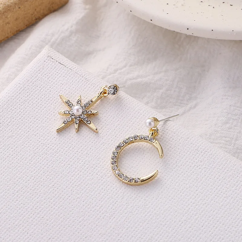 

Korean Fashion Earrings 2021 Trend Moon Star Earrings for Women Gold Dangle Earrings Without Ear Hole Jewelry Earring Cresent