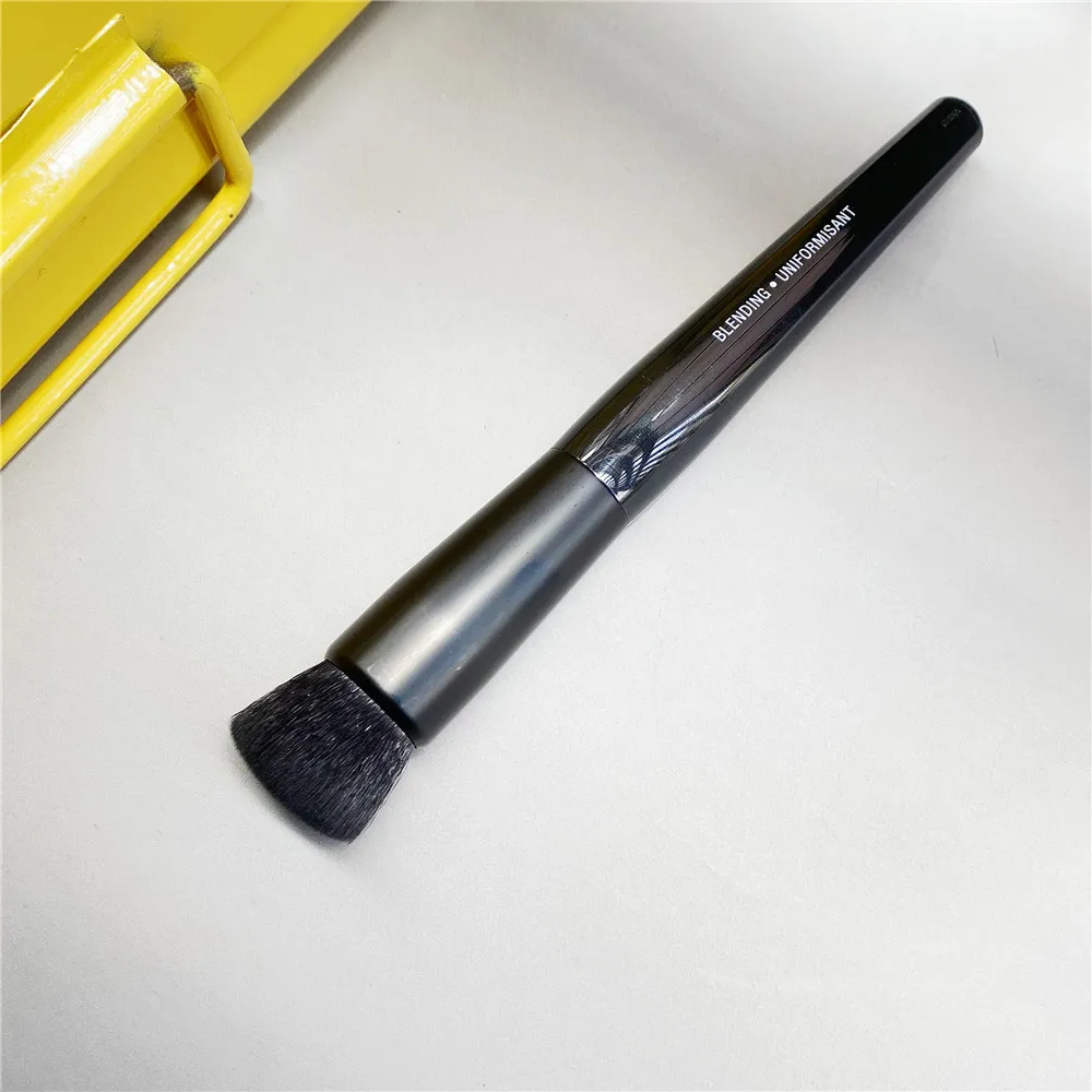 Профессиональные кисти для макияжа NYXPRO лица пудры основы теней век консилера