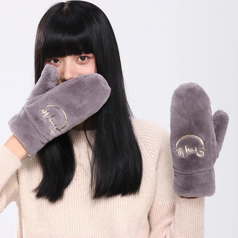

Women Lovely Plush Gloves Winter Warm Fuzzy Mittens Windproof Femal Embroidery Gloves S2340