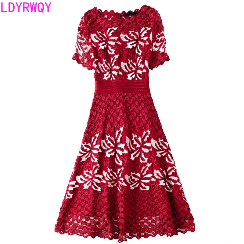 Женское платье-качели с короткими рукавами и вышивкой весна-лето 2021 | Женская