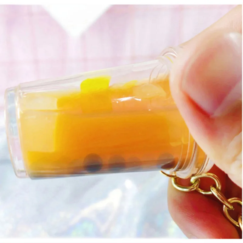 Модный акриловый брелок для ключей в форме чашки молочного чая движущаяся