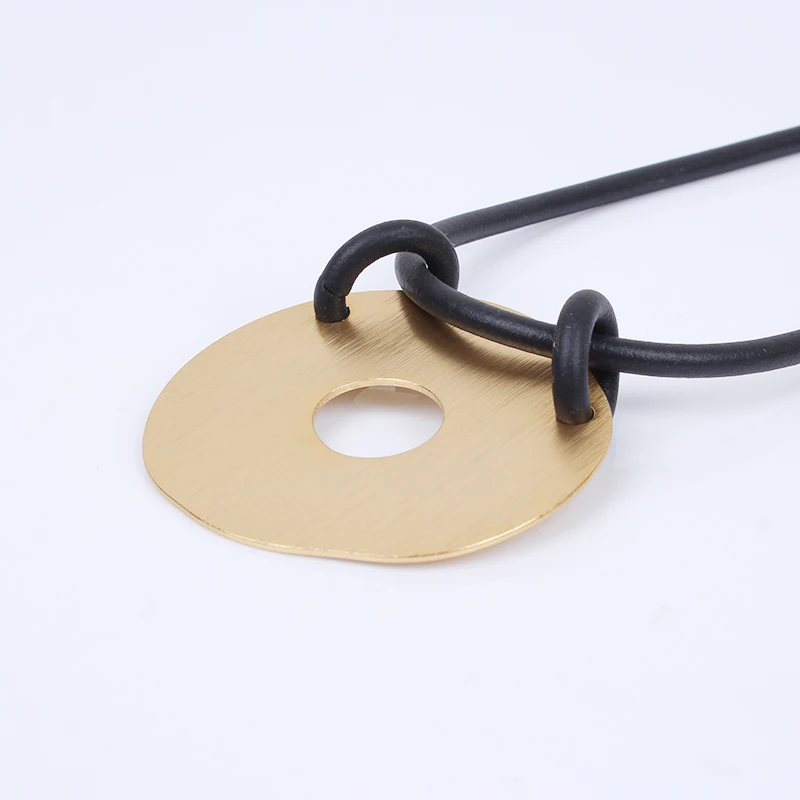 

YD&YDBZ Red Big Circle Pendant Long Statement Necklaces For Ladies Simple Rubber Rope Chain Necklace Costume Jewelry Collocation