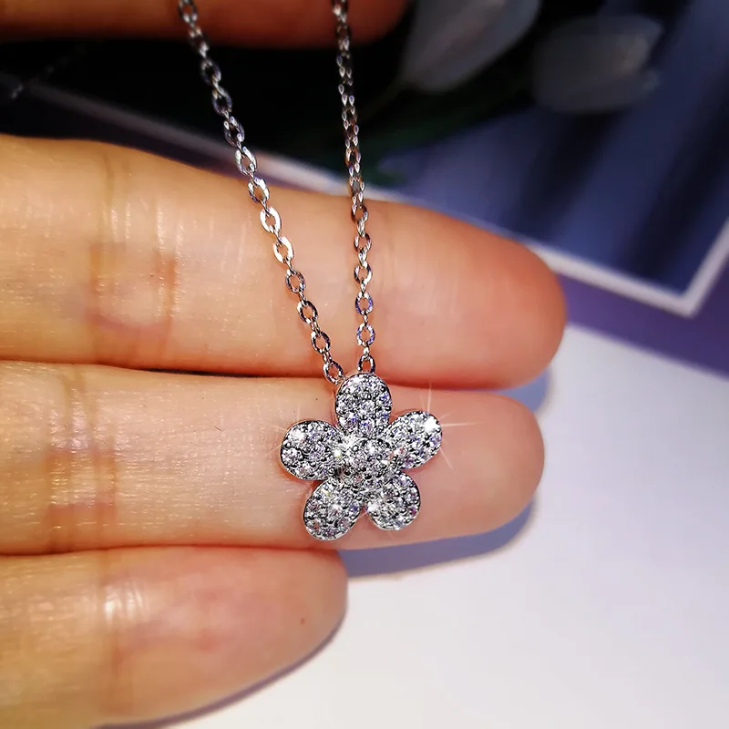 

Trendy Female Crystal Flower Pendant Necklace Classic Silver Color Chain Necklaces For Women Cute White Zircon Wedding Necklace