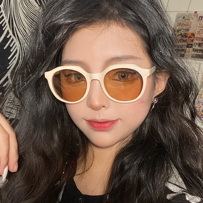 

Round Sunglasses Women Vintage Oversized Sunglasses PC Frame Glasses UV400 Points Candy Color Male Driving Sunglass
