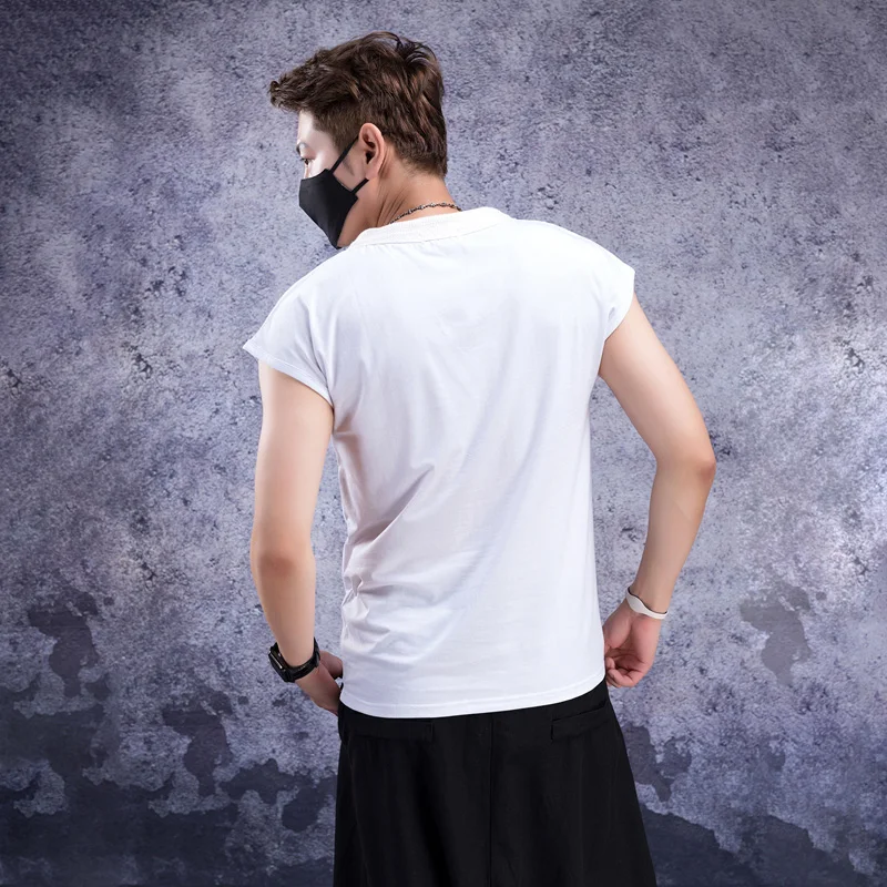 

Sleeveless T-shirt Men Loose Hip Hip Hip Hip-hop V-neck Bat Shirt Personality Harbor Style Casual Summer Wear High Street Style