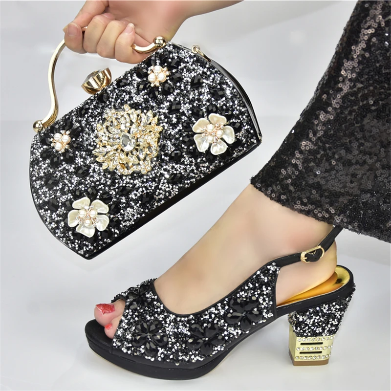 Новые женские свадебные туфли с сумочкой украшенные стразами элегантные