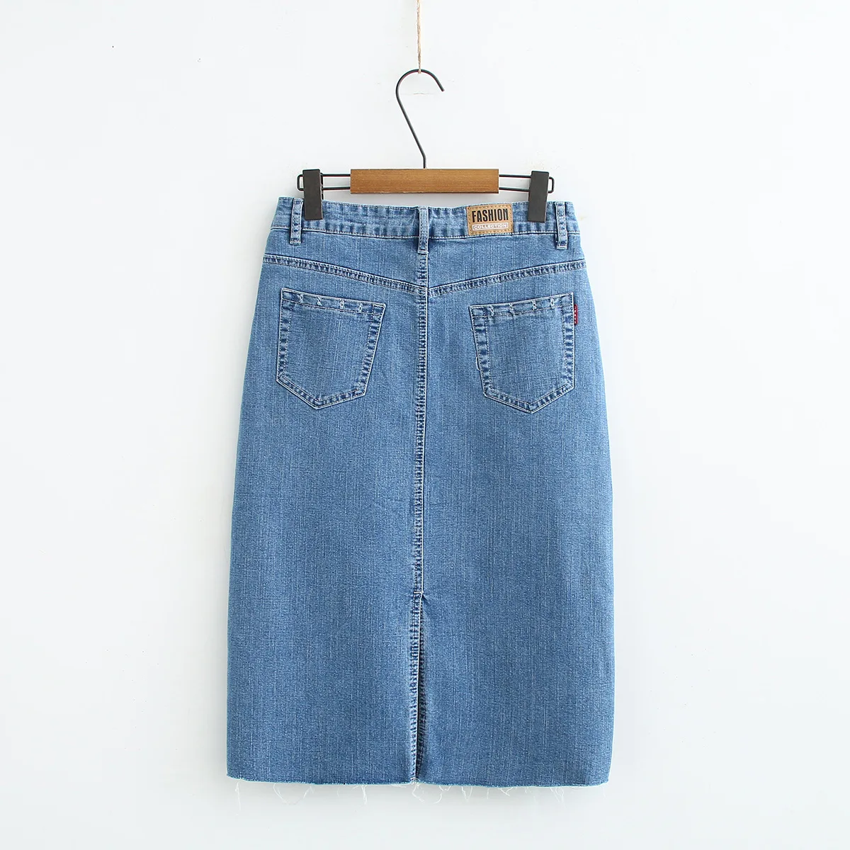 Женская летняя длинная юбка синяя джинсовая с разрезом модная облегающая