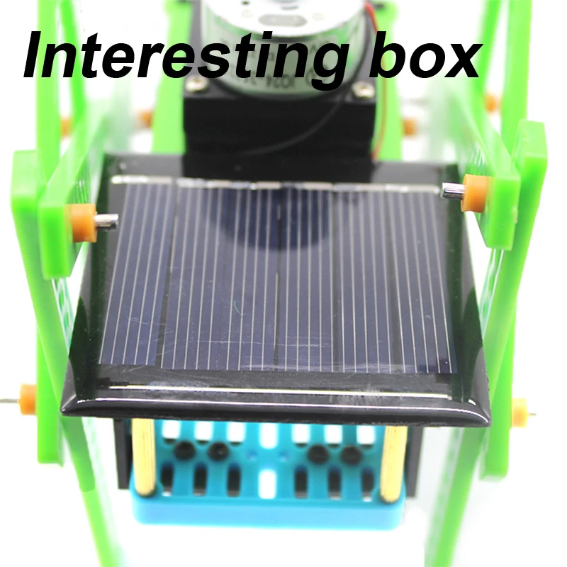 Обучающий робот с четырьмя ногами работающий на солнечной энергии для учебы