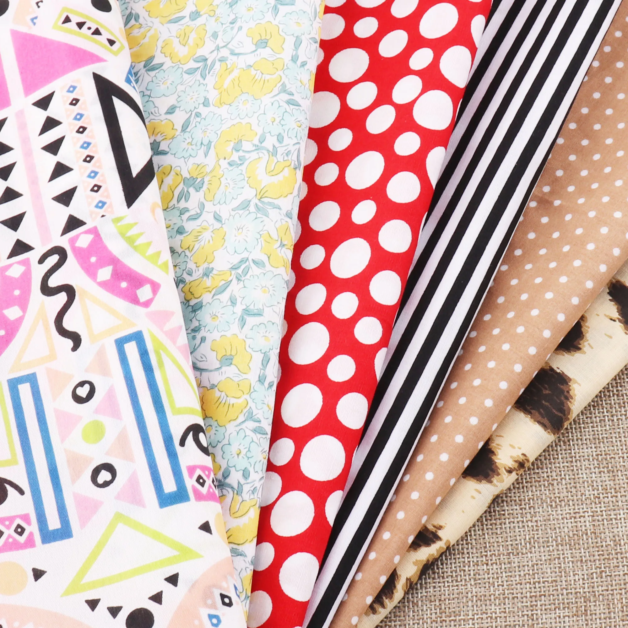 Цветные ткани с маленькими цветками математические геометрические узоры