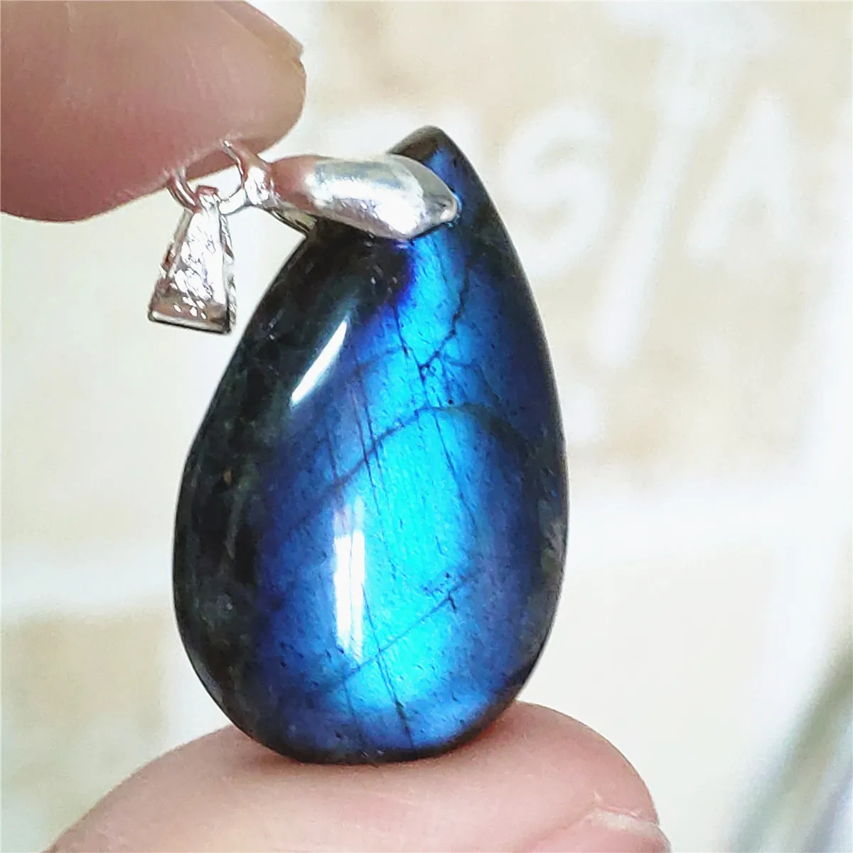 

Newly Natural Blue Light Labradorite Oval Pendant 28x18x6mm Women Men Labradorite Necklace Jewelry Fashion stone Rare AAAAA