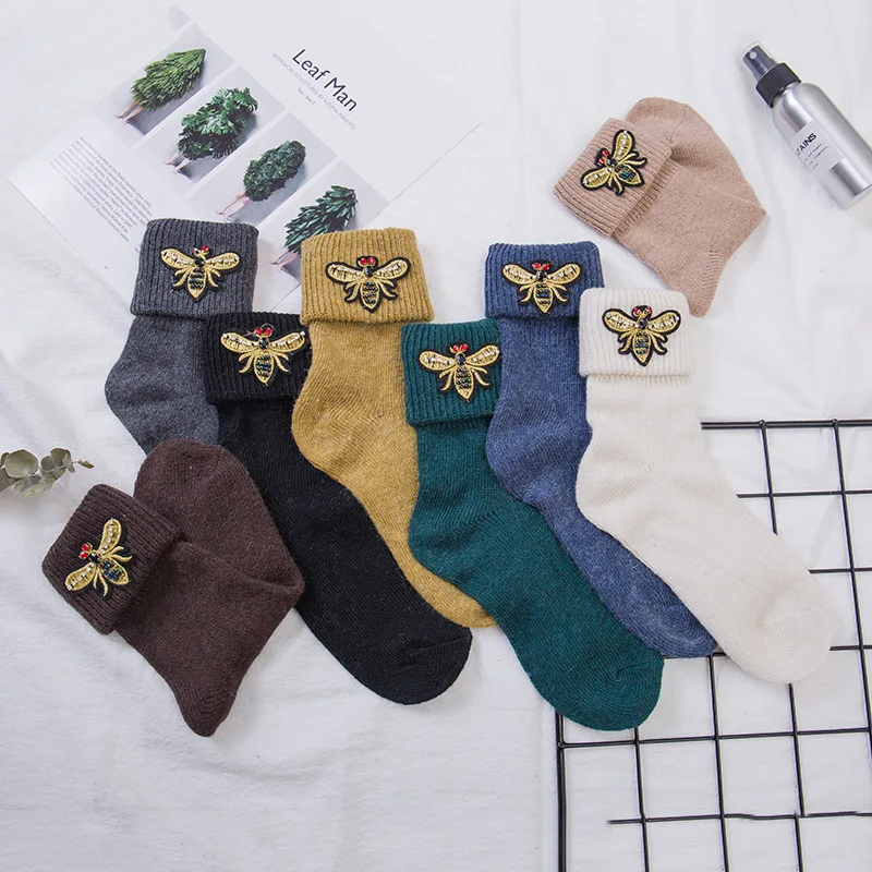Новые женские носки осенние и зимние шерстяные ретро с вышивкой пчелы теплые |
