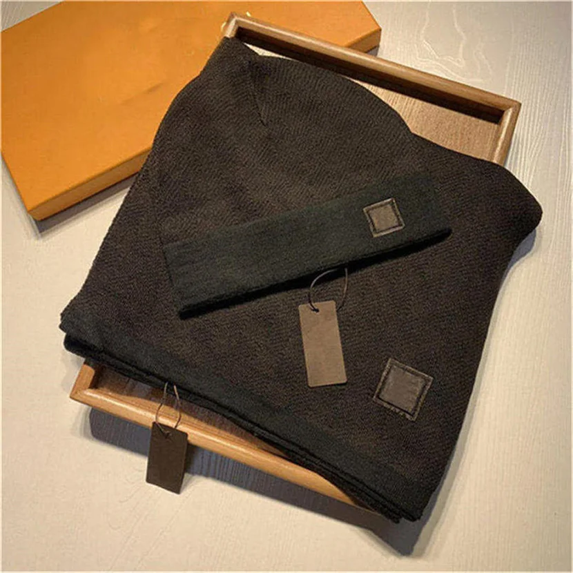 

2021 Classic plaid scarf set fashion hat scarf set for men and women winter wool scarf design hat wool beanie wrap scarf