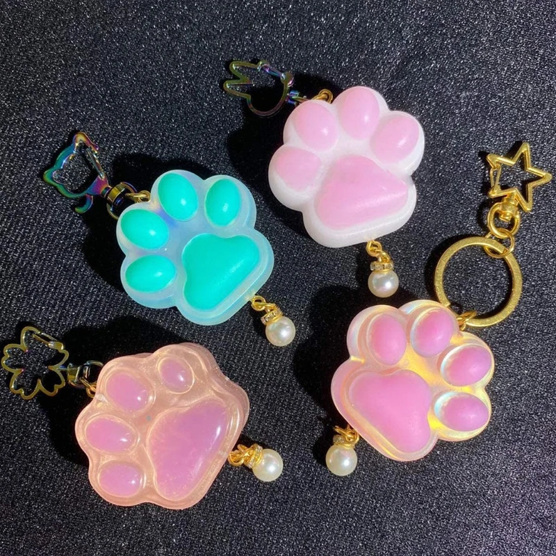 

Cats Claw Keychain Epoxy Resin Mold Hanging Pendants Silicone Mould DIY Crafts Jewelry Casting Tools