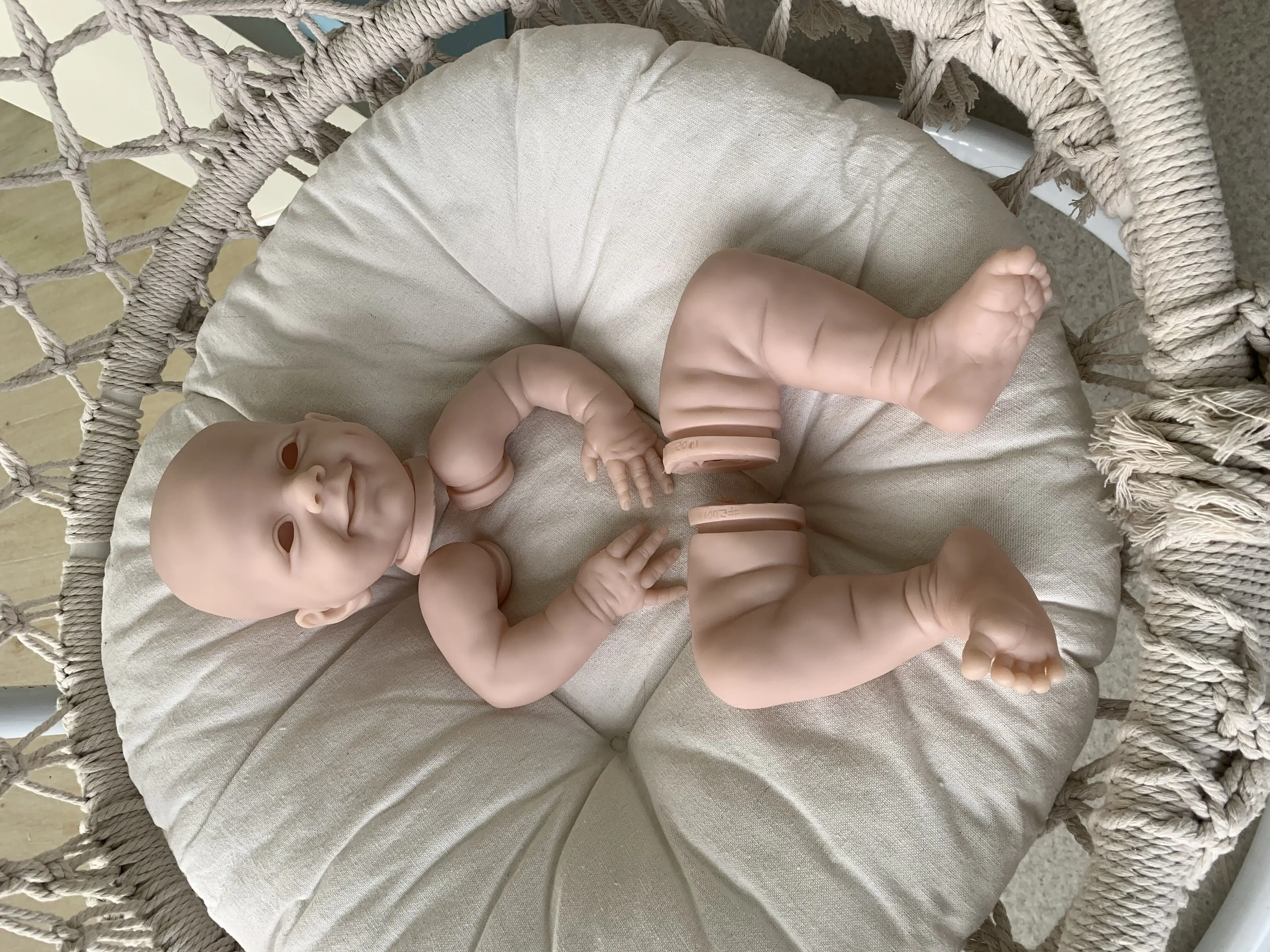 

Popular reborn doll kit awake April very soft lifelike real touch fresh color unpainted unfinished doll parts DIY