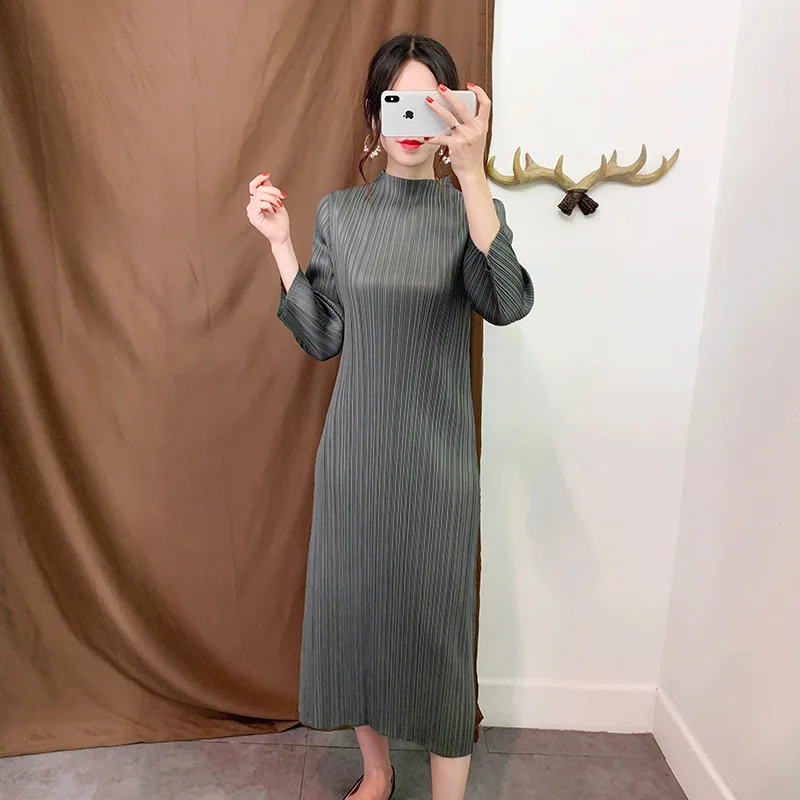 

Plus Size Dress Autumn Women 2019 New Stand Collar Long Sleeved Solid Color Stretch Miyake Pleated Dress Midi For Women 45-70kg