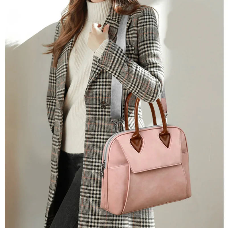 Женский кожаный портфель стильная розовая сумка через плечо для ноутбука