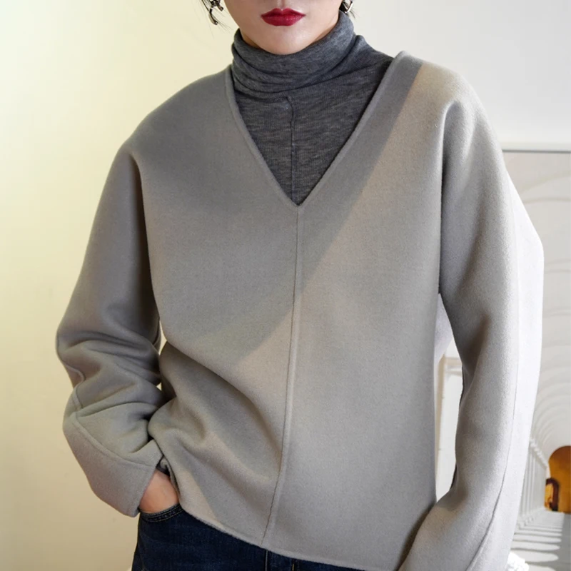 Женский свитер в скандинавском стиле с V-образным вырезом шерстяное и