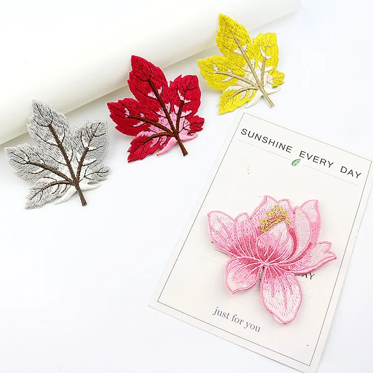 Красочное изысканное платье в виде лотоса и кленового листа с вышивкой античном