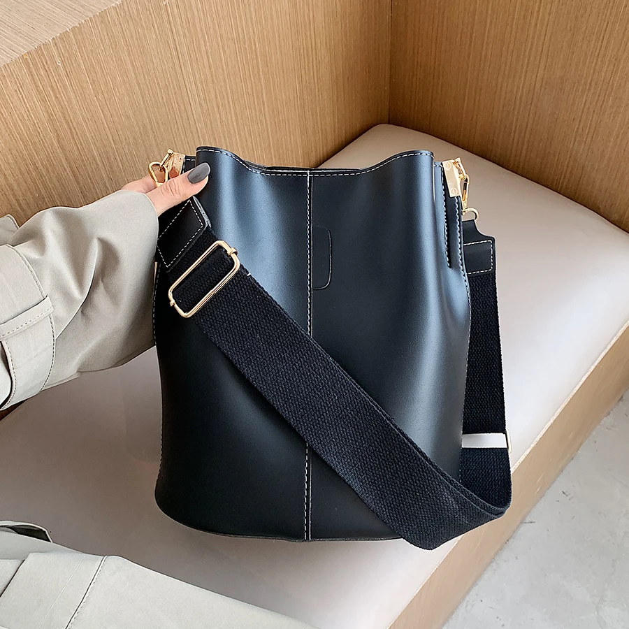 

Винтажная дизайнерская женская сумка, большая сумка через плечо для женщин, новинка 2021, модные сумки, вместительные сумки-ведра