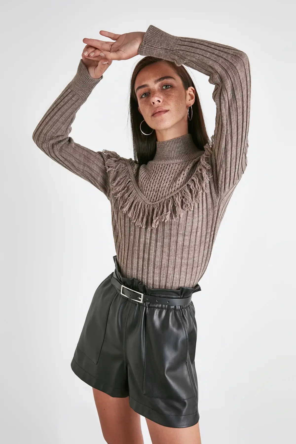 

Trendyol Tassel Detail Knitwear Sweater TWOAW21KZ1485