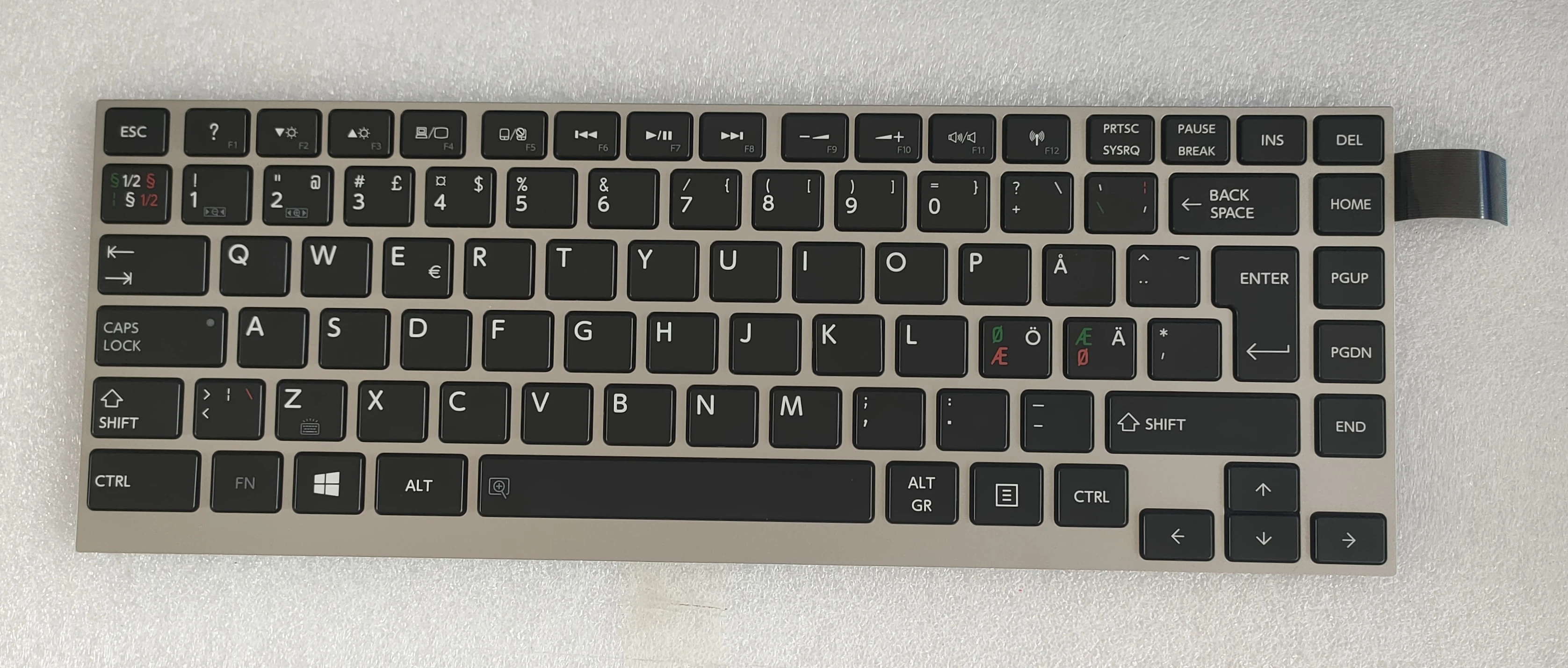 Новая Серебристая Клавиатура для ноутбука Toshiba W30 W30T W35 NR с подсветкой AETI5X01010 -