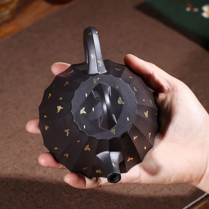 

Yixing famous hand-painted teapot with golden tendon bag
